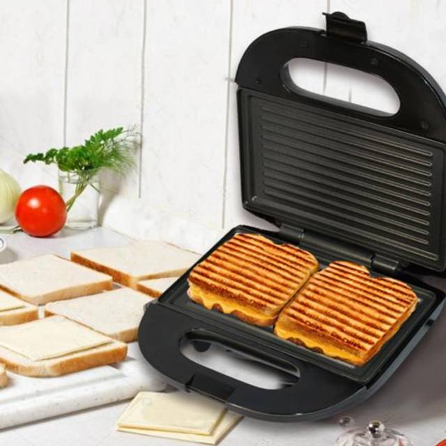 Electric Sandwich Toaster Breakfast Maker Grilling Plate Waffle Bread Machine