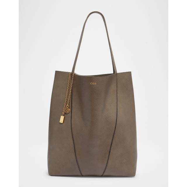 Spin Leather Tote Bag - Flannel Grey - Chloé boasts a collection of carefree accessories in luxe fabrics, showcasing refined craftsmanship and distinguished features that perfectly complement the label's ready-to-wear fashion.