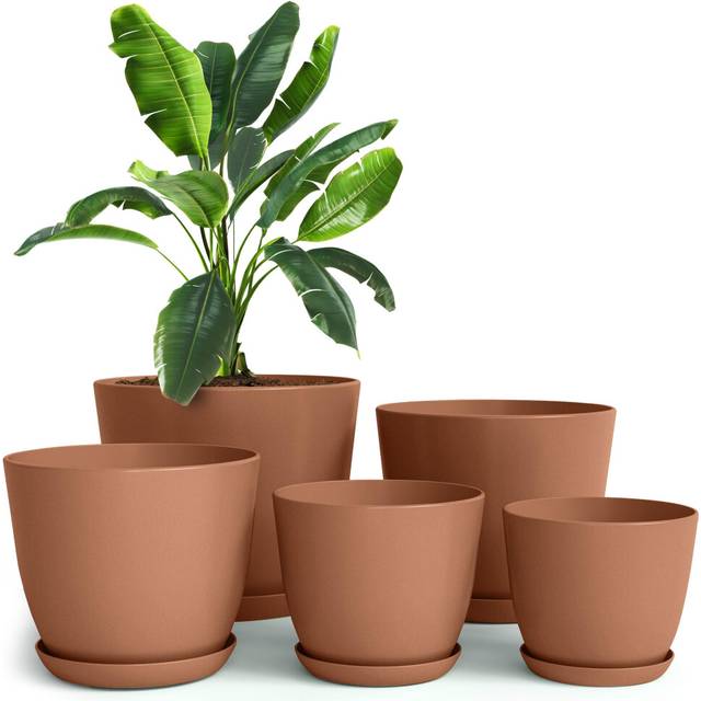 Utopia Home  Plastic Terracotta Pots with Drainage  76665348 Inches Plant Pots or Flower Pots for Indoor Planter  Pack