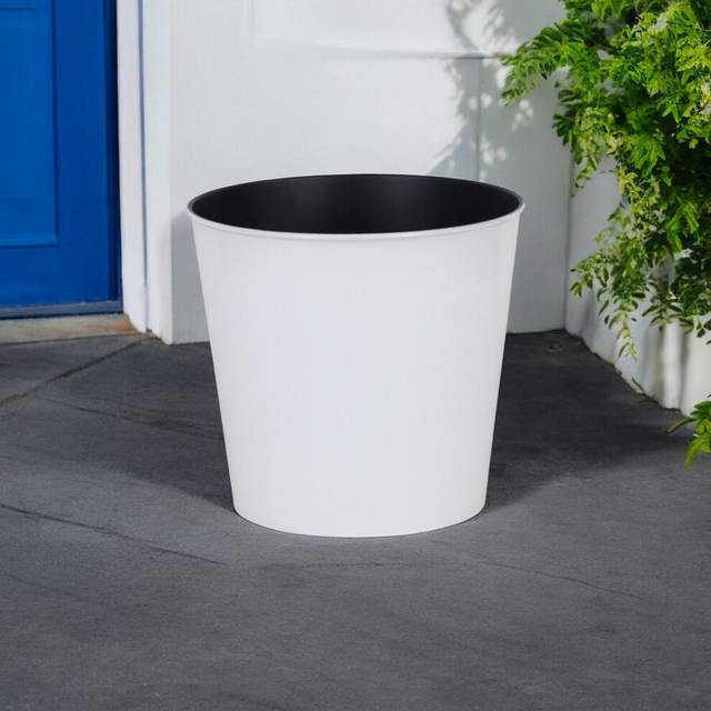 11 White Recycled Plastic Indoor Outdoor Round Pot Planter