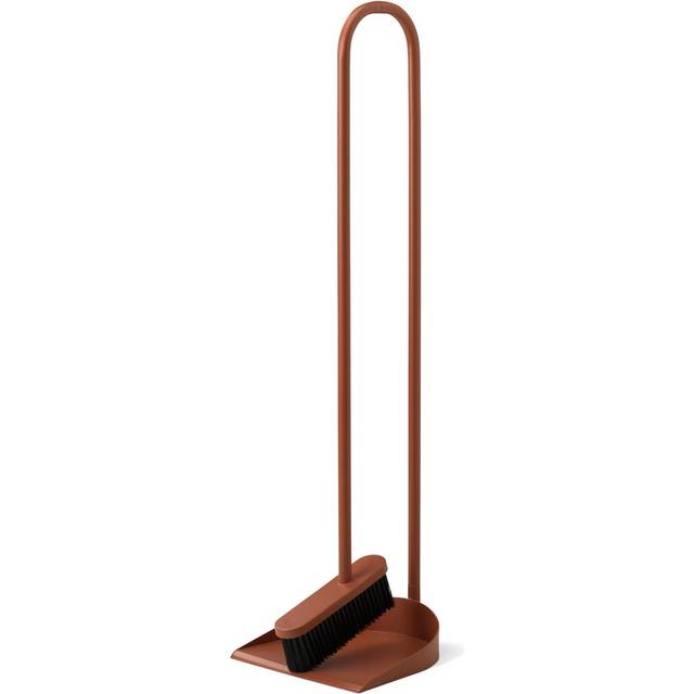 Northern Cane broom and dustpan rust