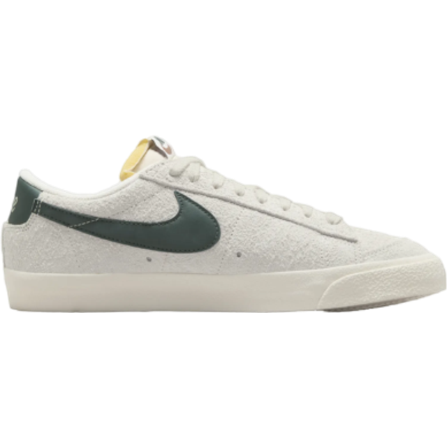 Nike Blazer Low 77 Vintage Trainers in Light Grey