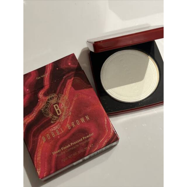 Bobbi brown sheer finish pressed powder pale yellow & boxed 10g