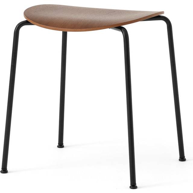 &Tradition - Pavilion AV36 Stool H 46cm - walnuss/lackiert/mit Kunststoffgleiter/BxHxT 45x49x38cm/Gestell schwarz - walnut (49.0 x 45.0 x 38.0cm)