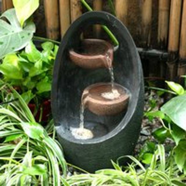 Livingandhome - Egg Shape Pool Electric Water Feature with led Light