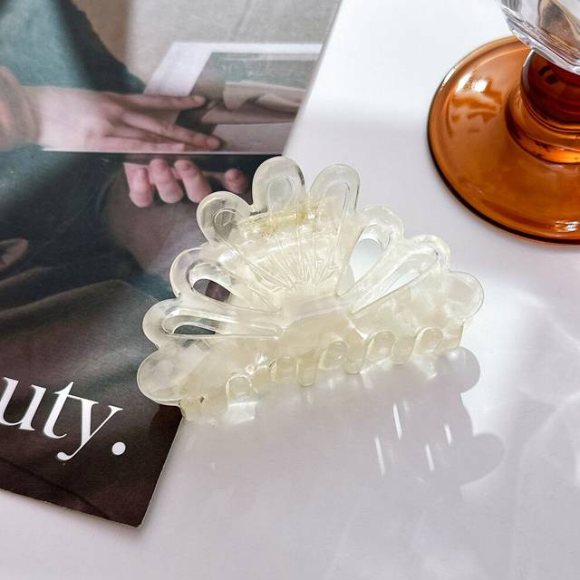 (White 8cm) Beautiful Acid Resin Colorful Flower Hair Claw For Glamorous Updos And Everyday Elegance
