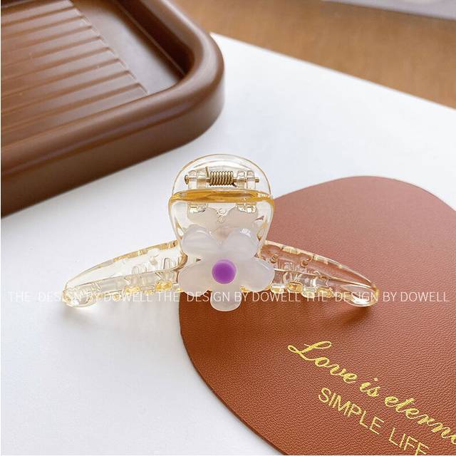 (White Flower) Elegant Floral Resin Hair Claw In Vibrant Color Variations Ideal For Fashionable Women