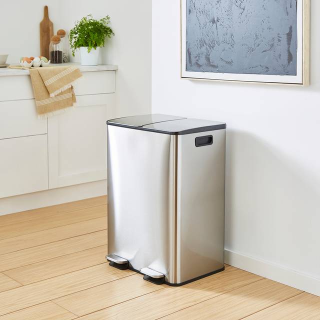 Curve 3030 Litre Stainless Steel Pedal Bin - Silver