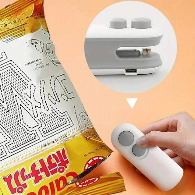 Portable Mini Heat Sealer For Snacks Home Use Rechargeable Vacuum Sealer Plastic Bag Heat Sealer white