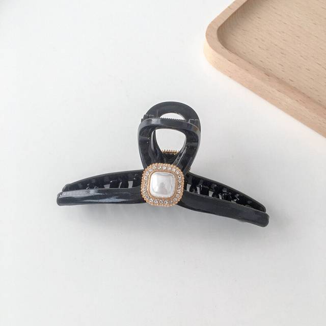 (Black Rectangle) And Durable Lightweight Hair Claw Clip For Girls With Stylish Heart Elements And Beautiful Design