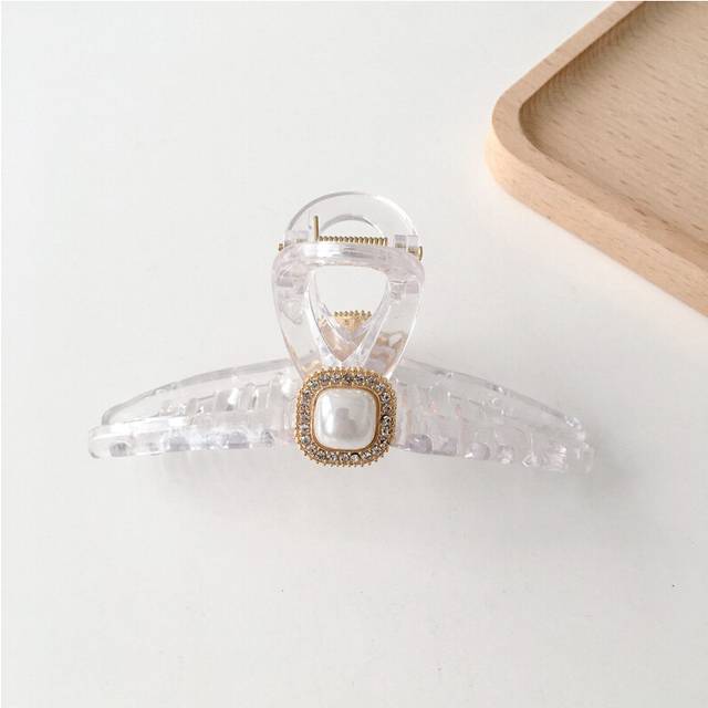 (Clear Rectangle) And Durable Lightweight Hair Claw Clip For Girls With Stylish Heart Elements And Beautiful Design