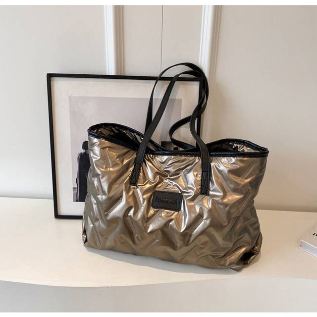 (Gold) Large Capacity Single Shoulder Crossbody Bag Fashion Simple Exquisite Girl Style