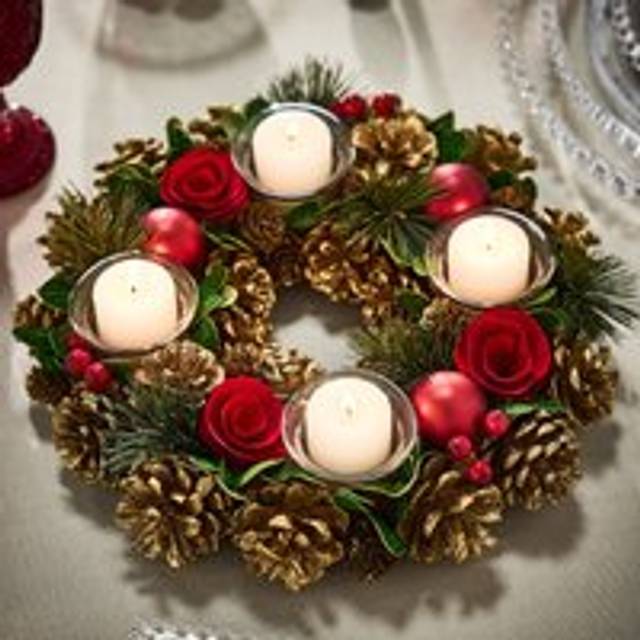 Berries and Baubles Red Round Table Centrepiece Christmas Decoration Candle Holders Tealight Holder 30cm - Gold - One Size
