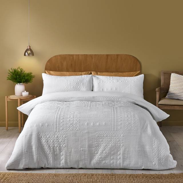 Catherine Lansfield Folkstone Geo Soft Easy Care Duvet Cover Bedding Set White