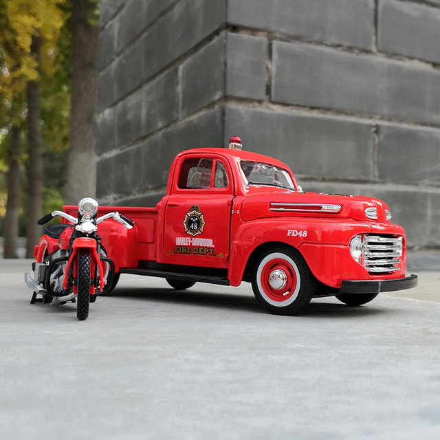 (Red) Maisto 1:24 Harley Version 1948 Ford F1 Pickup + Motorcycle Alloy Car
