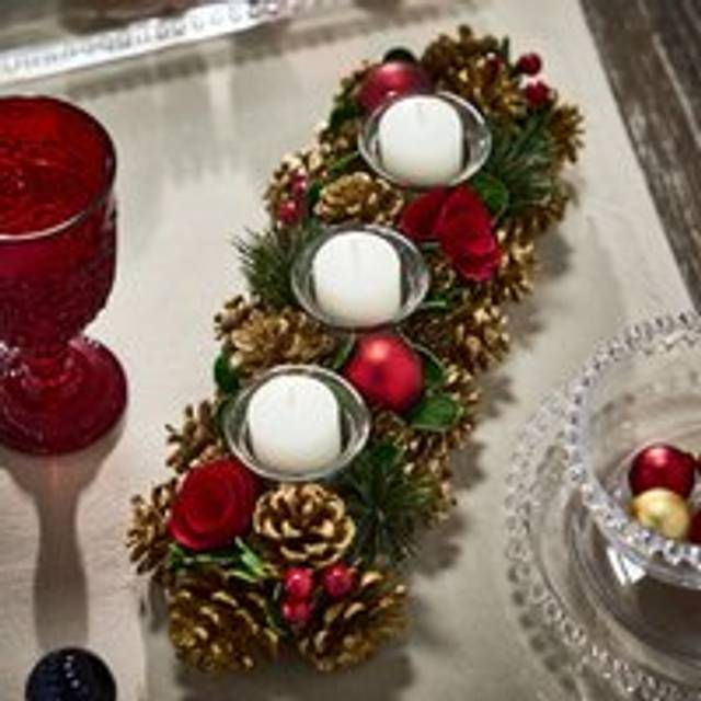 Berries and Baubles Red Triple Table Centrepiece Christmas Decoration Candle Holders Tealight Holder 39cm - Gold - One Size