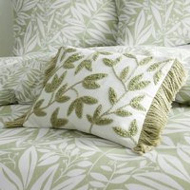 Catherine Lansfield Tufted Sorrel Leaf 100% Cotton Filled Cushion- 30X40Cm - Green