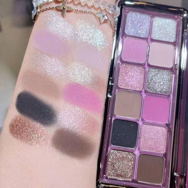 (03) 12-Color Matte & Pearl Eyeshadow Palette