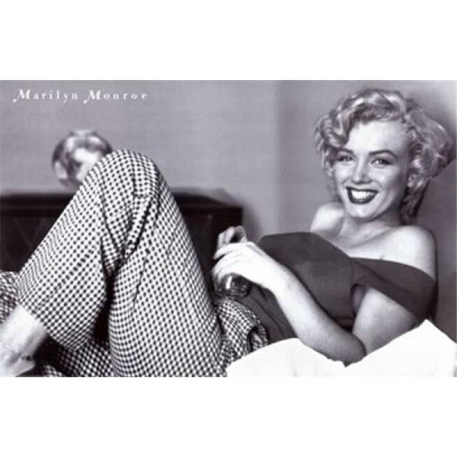 Posterazzi  Marilyn Monroe - Pajamas Movie Poster - 17 x 11 in.