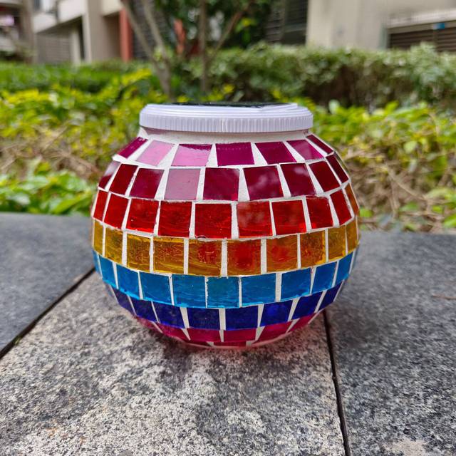 (Style D) Color Changing Solar Glass Mosaic Sphere Led Garden Light Lanterns Rainbow Gift