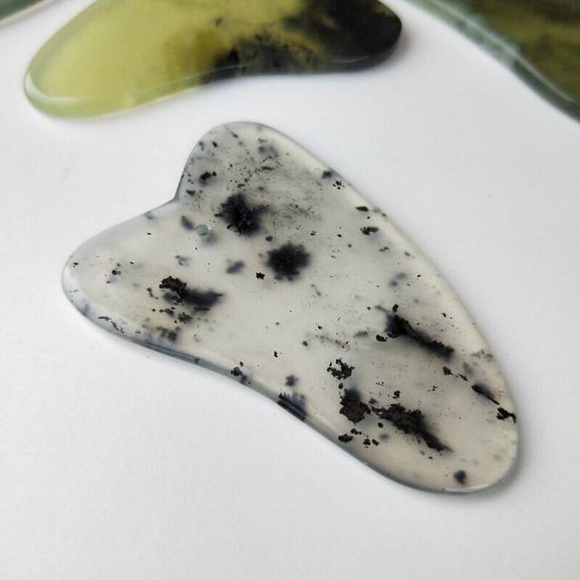 (a-Red) Natural Jade Gua sha Scraper Board Face Massager Facial Guasha Meridian Muscle Relaxation Skin Lifting Face Thin Gouache Scraper