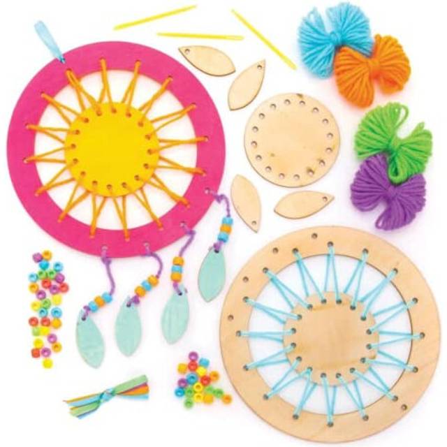 Baker Ross AW601 Wooden Dream Catcher Kit, Dreamcatchers for Kids to Make, Personalise and Display for Arts and Crafts Activities (Pack of 4)