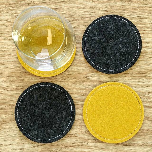 Border Stitching Round Dual-Color Felt Reversible Coaster (Black/Yello