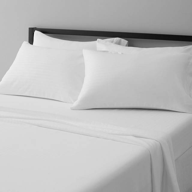 Amazon Basics 4-Piece Deluxe Microfiber Striped Sheet Set  Queen  Bright White Stripe