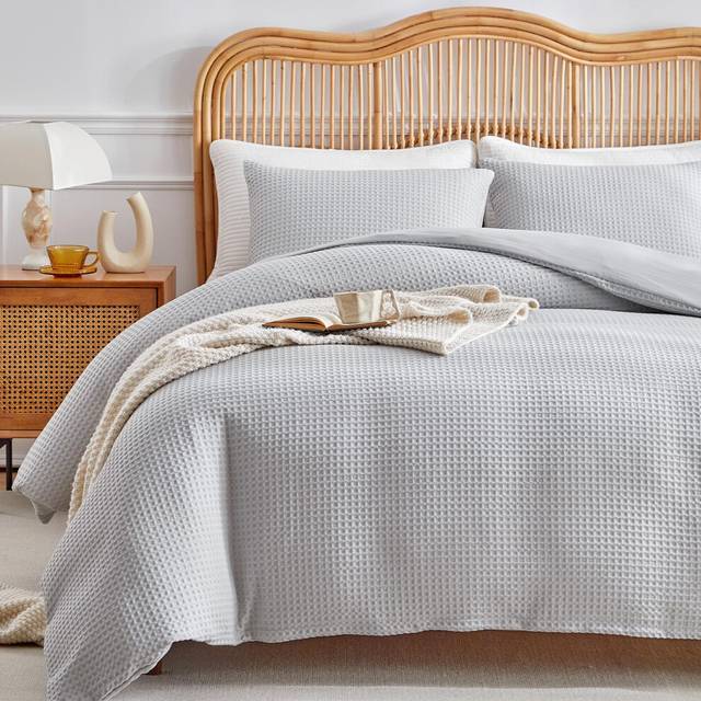 WARMDERN Waffle Weave King Size Duvet Cover  Light Grey Microfiber Duvet Cover Set  Soft and Breathable Comforter Cover  Textured 3 Pieces Bedding Set
