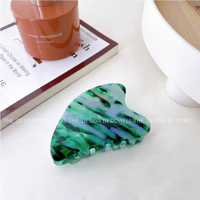 (Water Green) Vintage Heart Hanrafted Claw Clip For Women Ideal For Elegant Updos And Styles