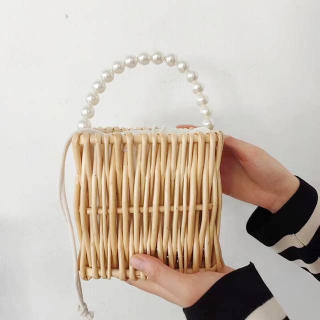 (Pearl Bucket Bag) Charming Circular Wicker Basket Handbag With Pearl Accents For Trendy Fashion