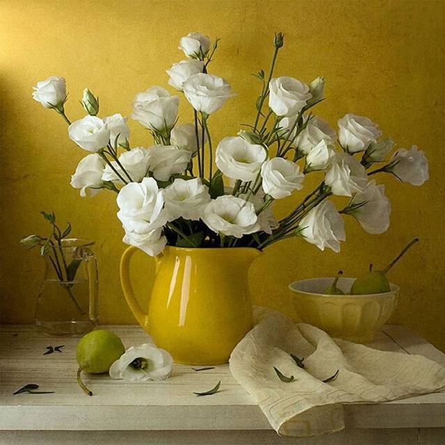Diamond Painting Cross Stitch White Roses & Yellow Vase Needlework Diamond Embroidery 30x30CM