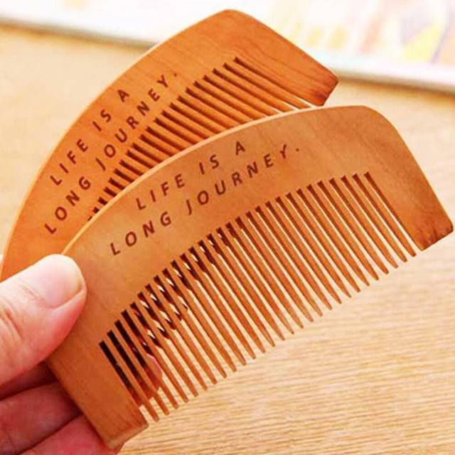 Trendy Hair Engraved Natural Peach Wood Wooden Comb Best Anti-Static Beard
