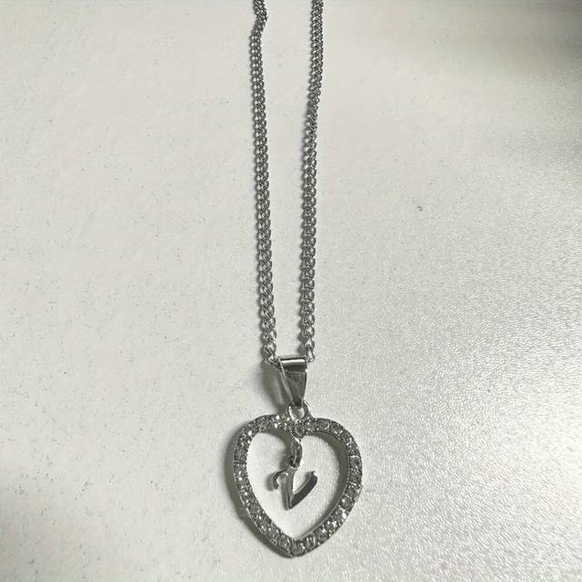 (V) Bohemian Style Heart-shaped Letter Pendant Necklace