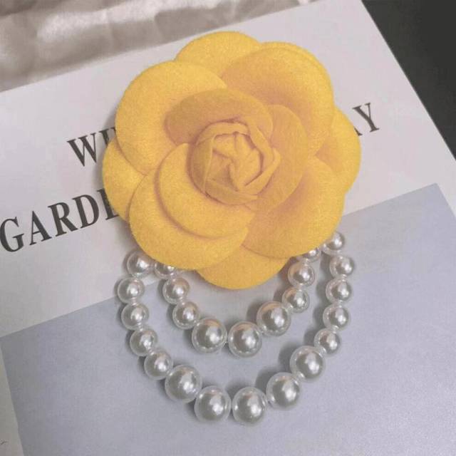 (yellow) 1pc Jewelry Gift Brooch Pin Pearl Tassel Vintage Camellia Flower Fabric Corsage Women's - Yellow