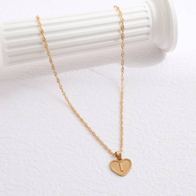 (581860I) A-Z 26 Initials Name Necklaces Heart Pendant Letter Alphabets Necklace