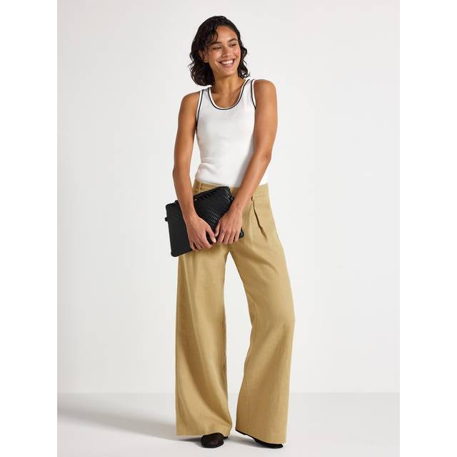 Trousers with wide legs