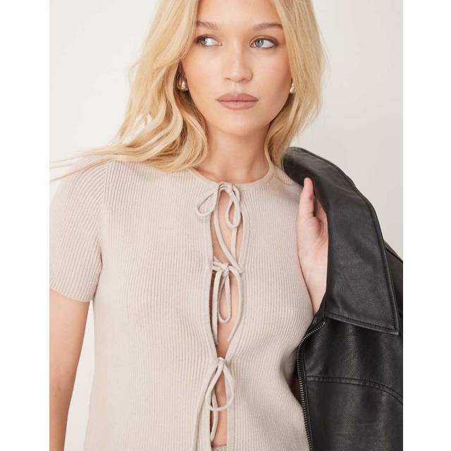 Abercrombie & Fitch – Beige, stickad kofta med korta ärmar och knytning framtill-Vit/a