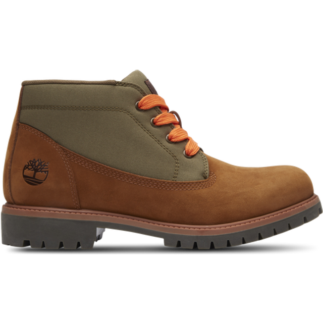 Chukka boots