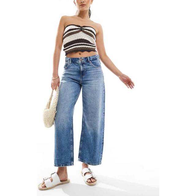 Pull&Bear – Mellanblå jeans i kort design med medelhög midja