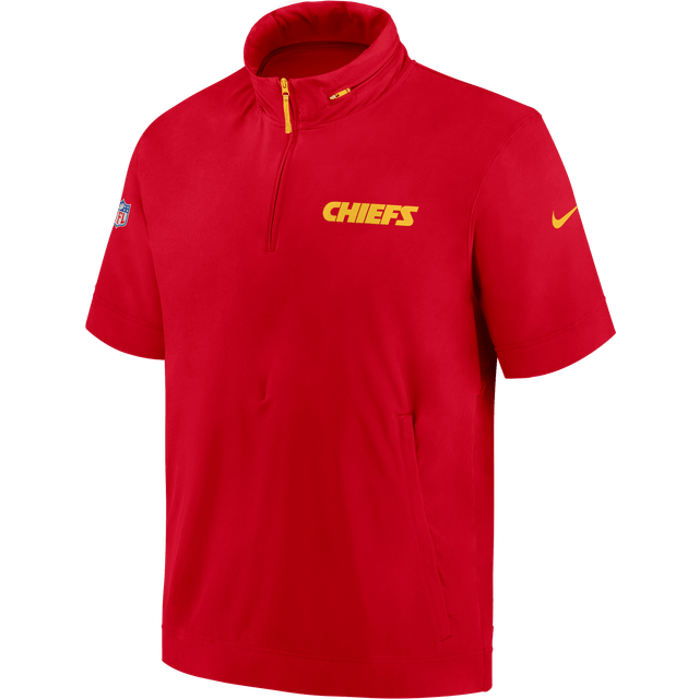 Kansas City Chiefs Sideline Coach Men's Nike NFL 1/2-Zip Short-Sleeve Hooded Jacket - Red - Recycled Polyester/Elastane