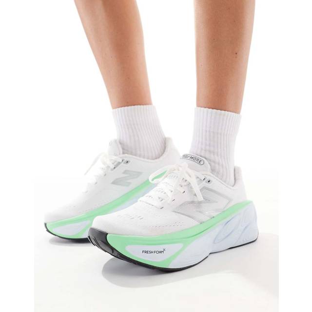 New Balance Fresh Foam X More V5 - Löparskor - Dam White 41