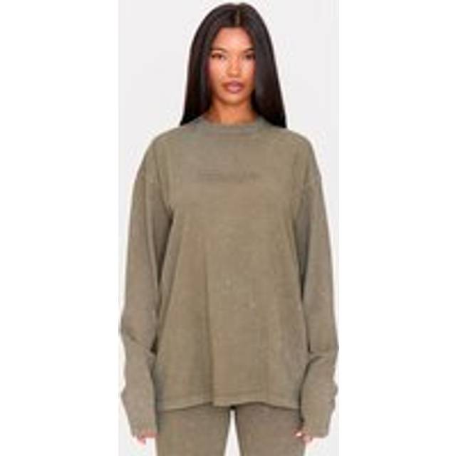 PRETTYLITTLETHING Olive Embossed Logo Washed Long Sleeve T-shirt, Green - 14