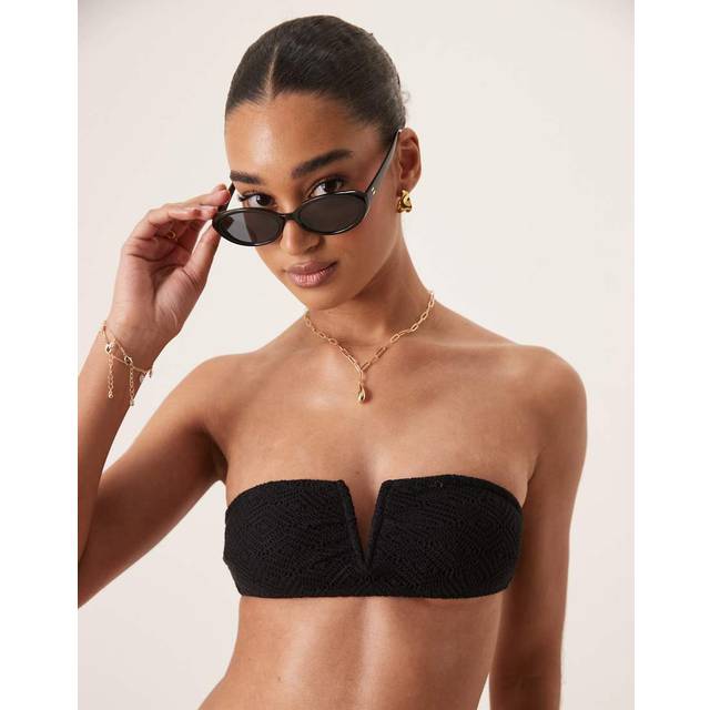 Stradivarius Crochet bandeau bikini top with V-neckline Black S