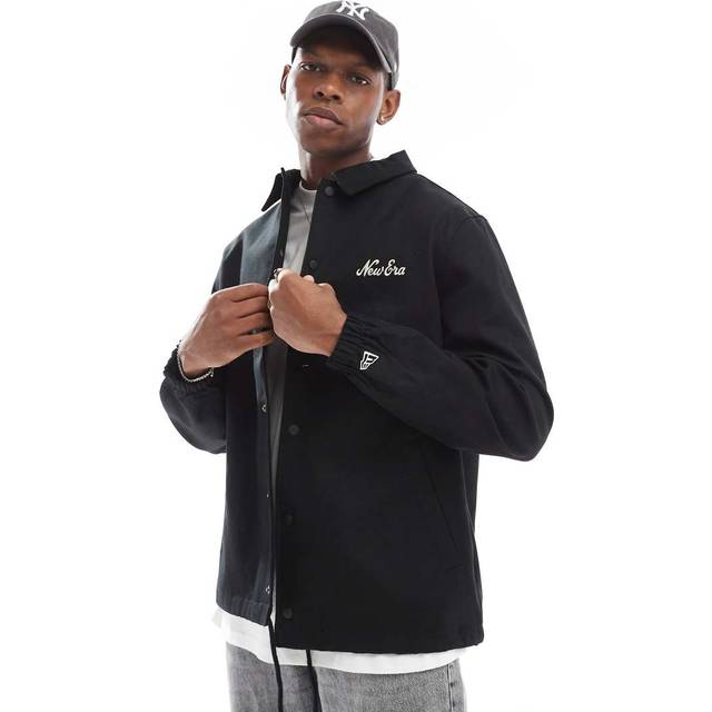 New Era – Svart coachjacka med motiv baktill-Svart/a