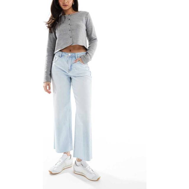 Stradivarius – D96 – Ljusblå, raka jeans med kort design