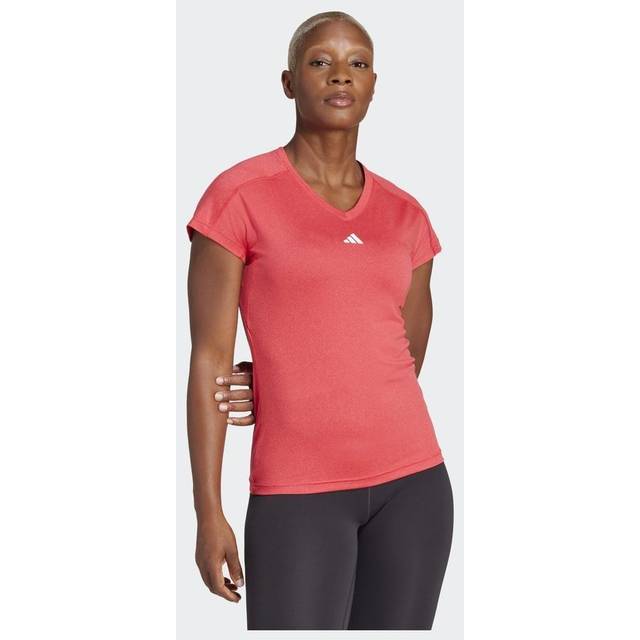 adidas performance – Aeroready – Train Essentials – Rubinröd och vit t-shirt med v-ringning och liten logga