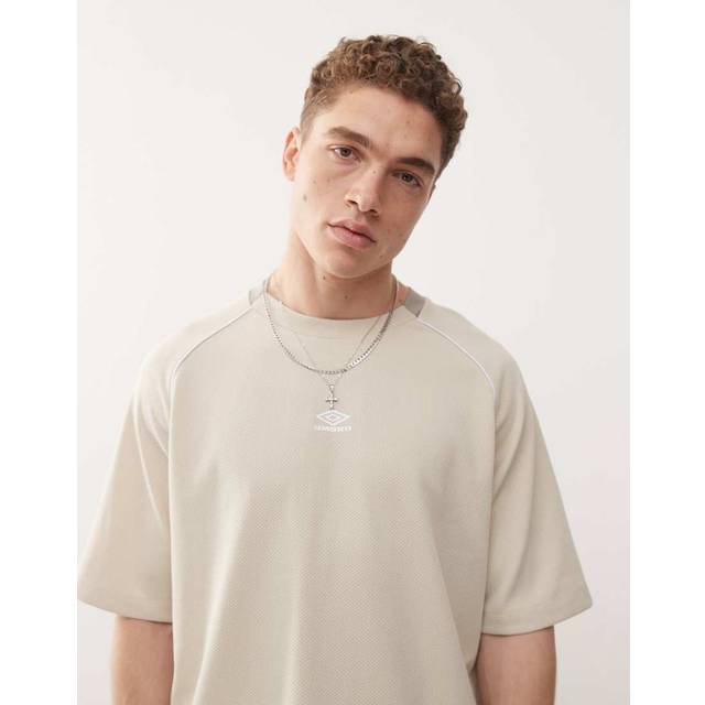 Umbro – Beige t-shirt i mesh med paneler-Grå/a