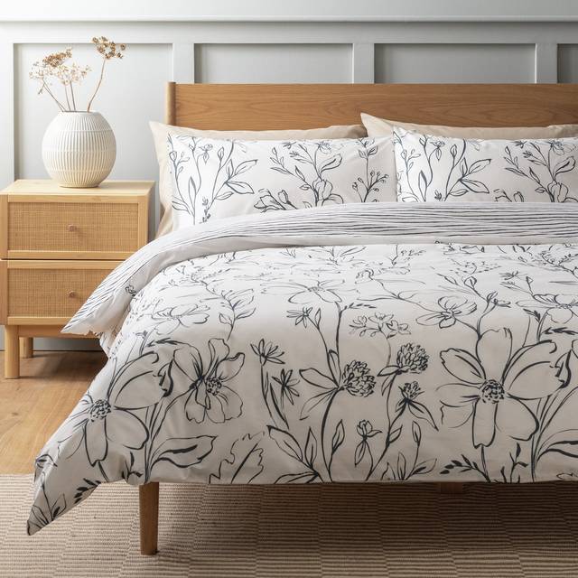 Habitat Loose Linear Floral White Bedding Set - King size