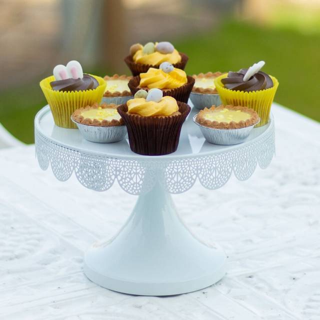 (6, White Metal) Cupcake Display Stands for Weddings Partys Birthdays and Celebrations
